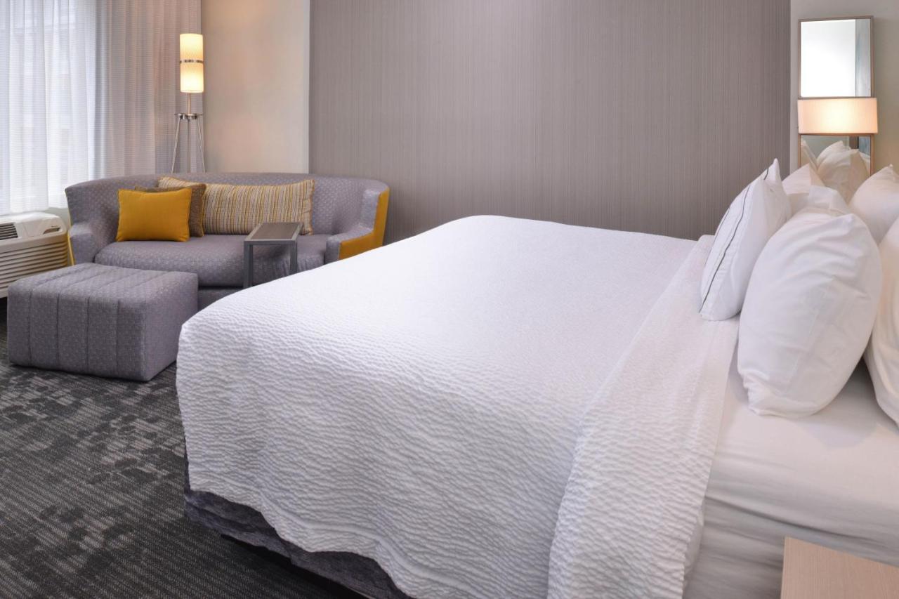 Courtyard By Marriott Boston Littleton Hotel Exterior foto