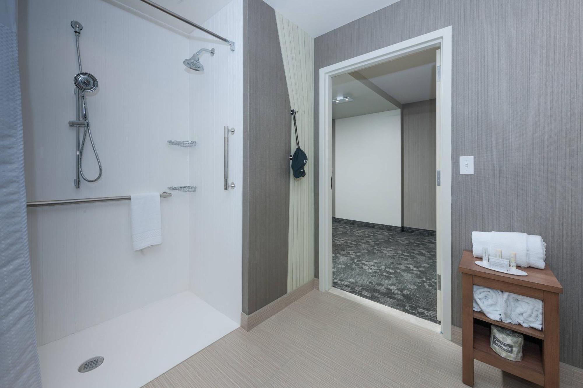 Courtyard By Marriott Boston Littleton Hotel Exterior foto