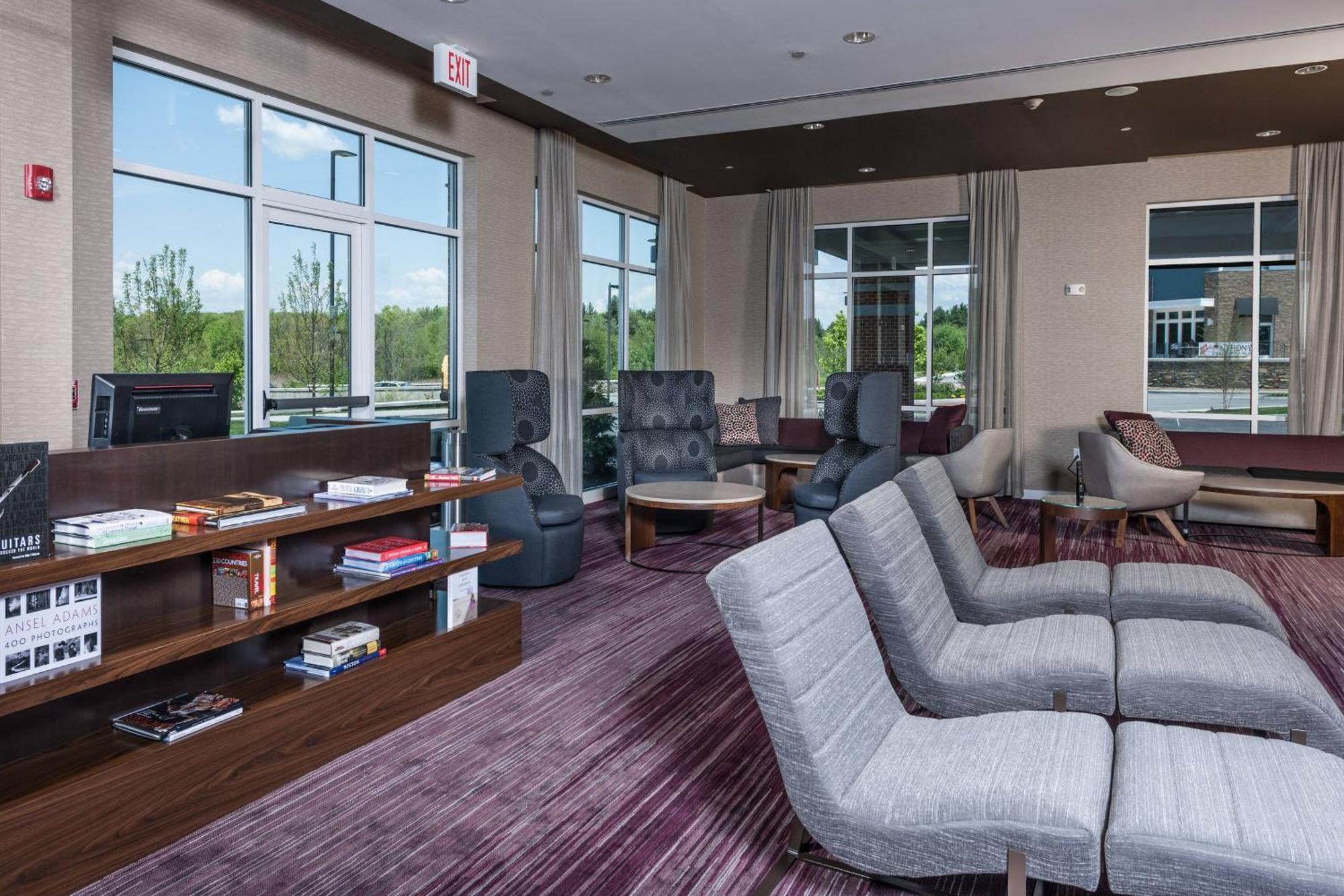 Courtyard By Marriott Boston Littleton Hotel Exterior foto