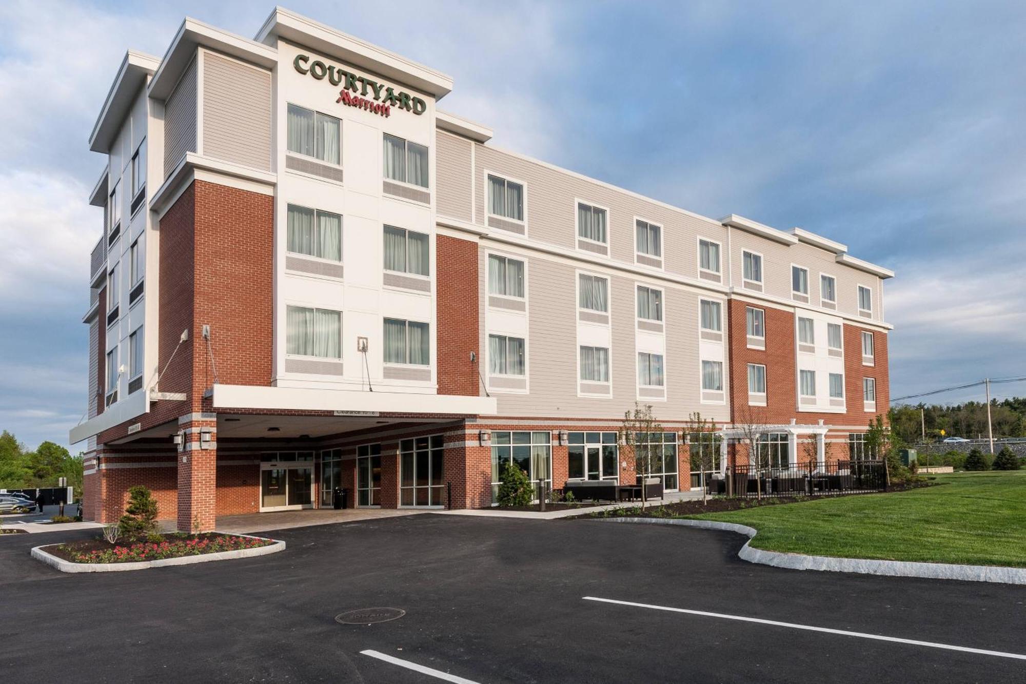 Courtyard By Marriott Boston Littleton Hotel Exterior foto