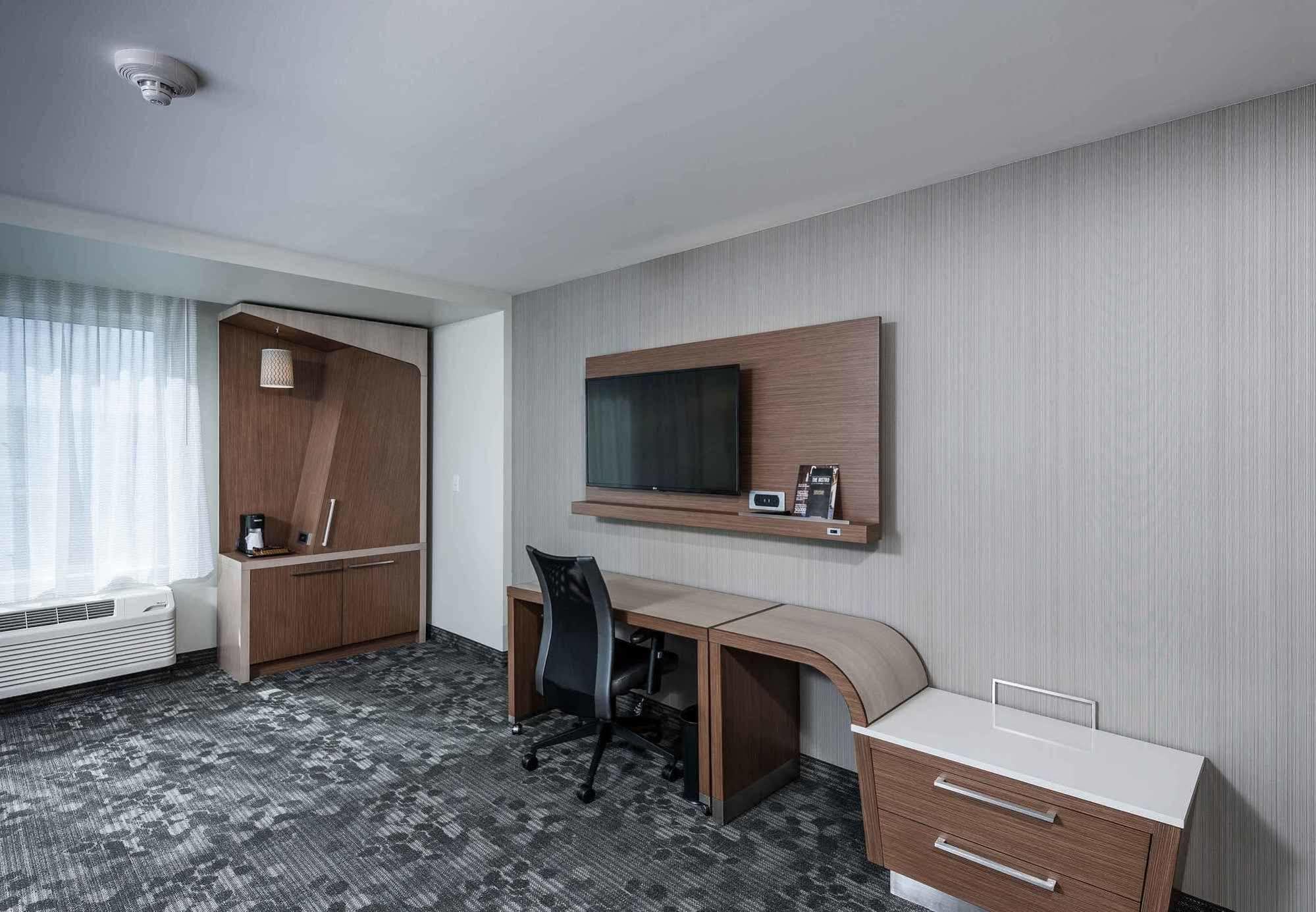 Courtyard By Marriott Boston Littleton Hotel Exterior foto